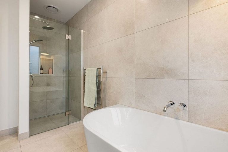 Photo of property in 90 Hugo Shaw Drive, Cambridge, 3434
