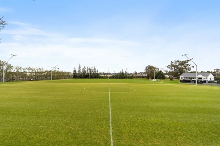 Photo of property in 1/16 Pax Avenue, Forrest Hill, Auckland, 0620