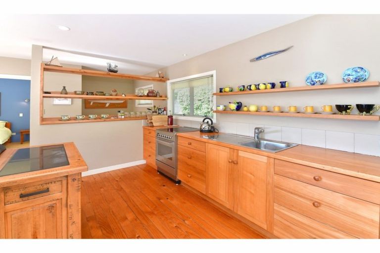 Photo of property in 11 Opahi Bay Road, Mahurangi West, Warkworth, 0983