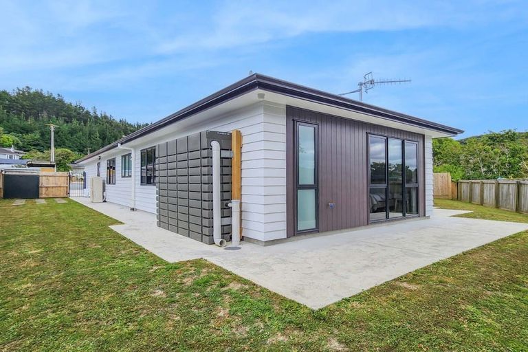 Photo of property in 16a Sharpe Crescent, Wainuiomata, Lower Hutt, 5014