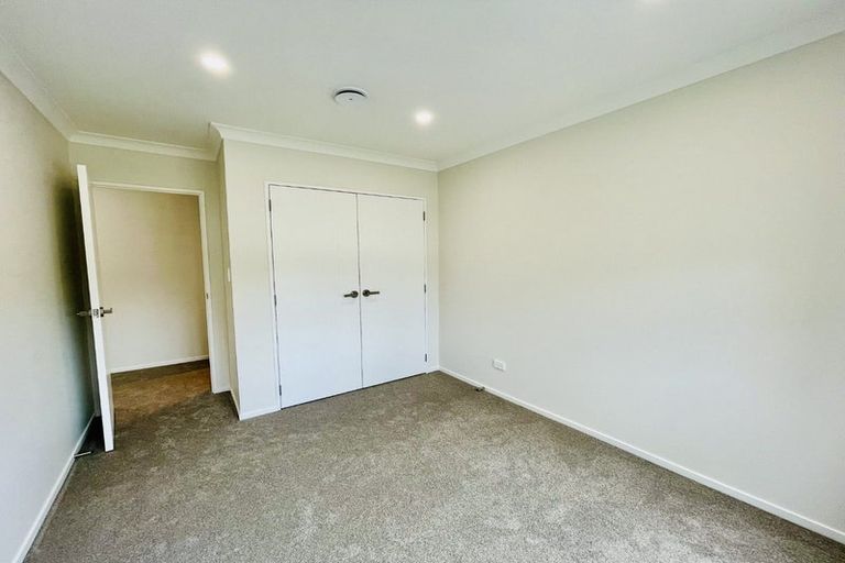 Photo of property in 36d Seymour Road, Sunnyvale, Auckland, 0612