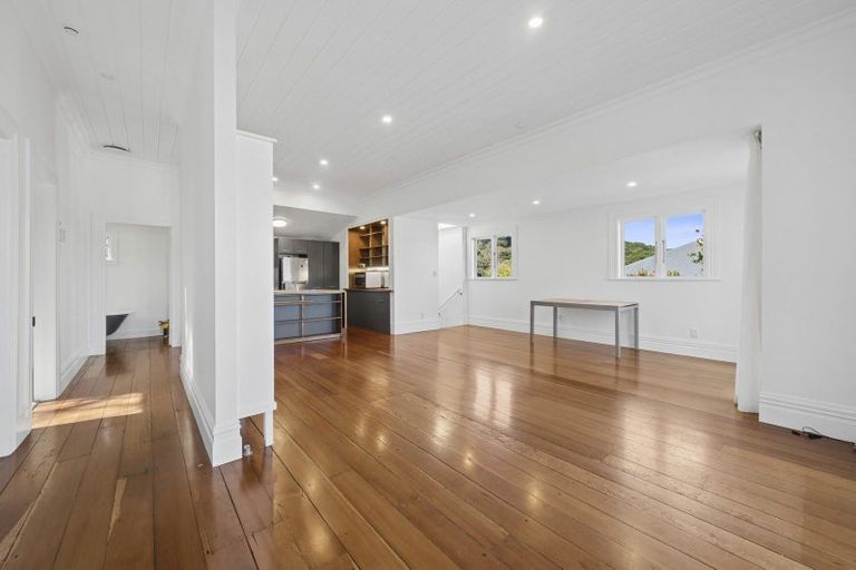 Photo of property in 17 Stafford Street, Mount Victoria, Wellington, 6011