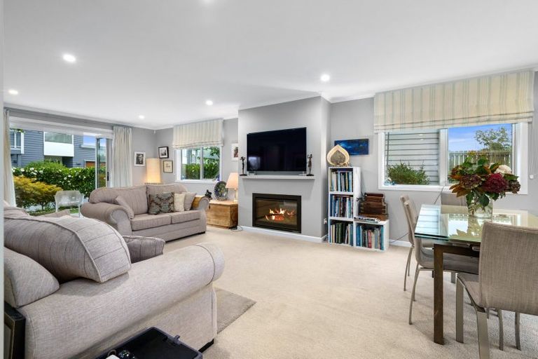 Photo of property in 2 Tucker Close, Leamington, Cambridge, 3432