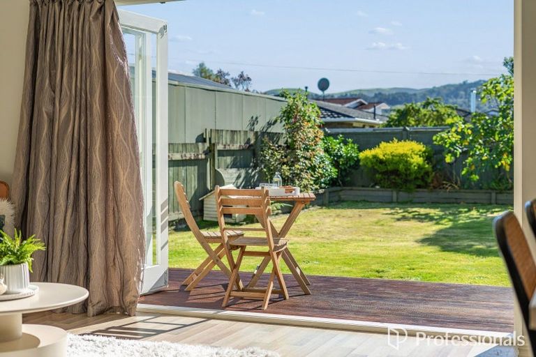 Photo of property in 17 Lincoln Avenue, Epuni, Lower Hutt, 5011