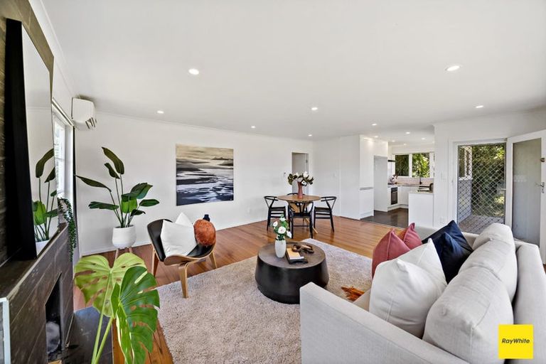 Photo of property in 2 Glengarry Road, Glen Eden, Auckland, 0602