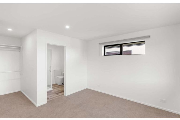 Photo of property in 35 Herridge Street, Woodend, 7610