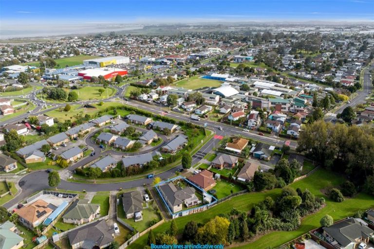 Photo of property in 14 Castlefinn Drive, Weymouth, Auckland, 2103