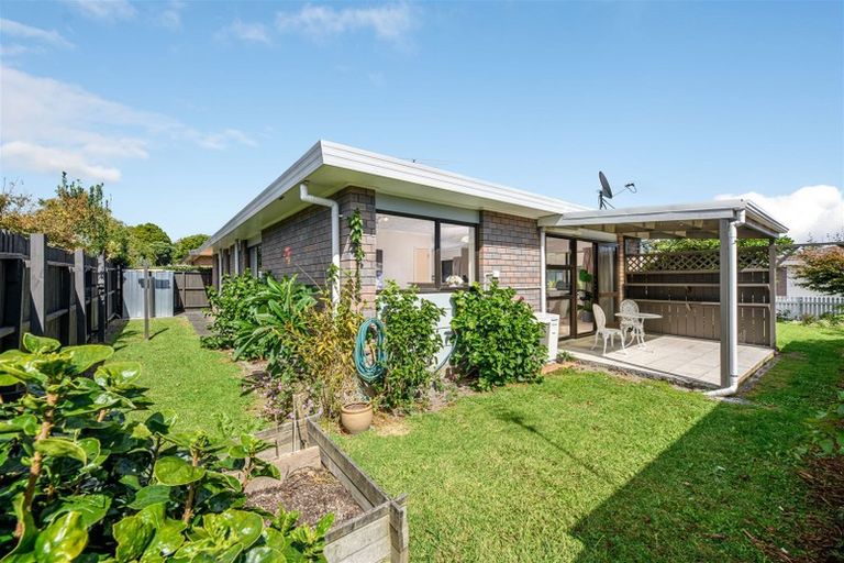 Photo of property in 4/39 Swanson Road, Henderson, Auckland, 0610