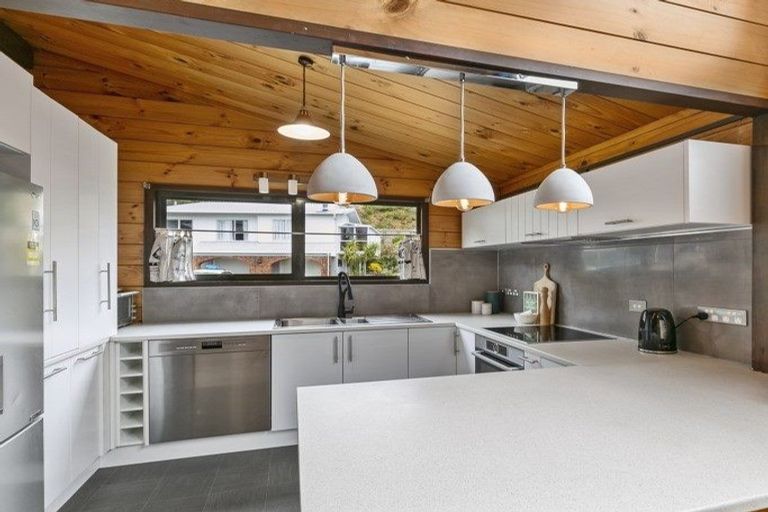 Photo of property in 87 Allington Road, Karori, Wellington, 6012