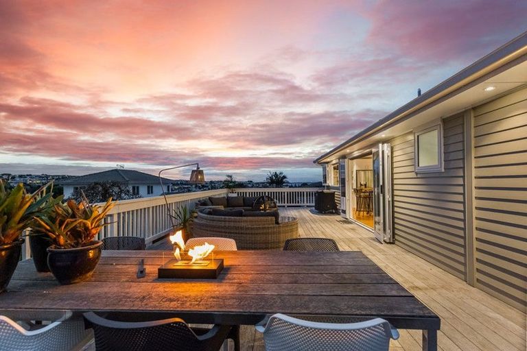 Photo of property in 5 Tainui Street, Torbay, Auckland, 0630