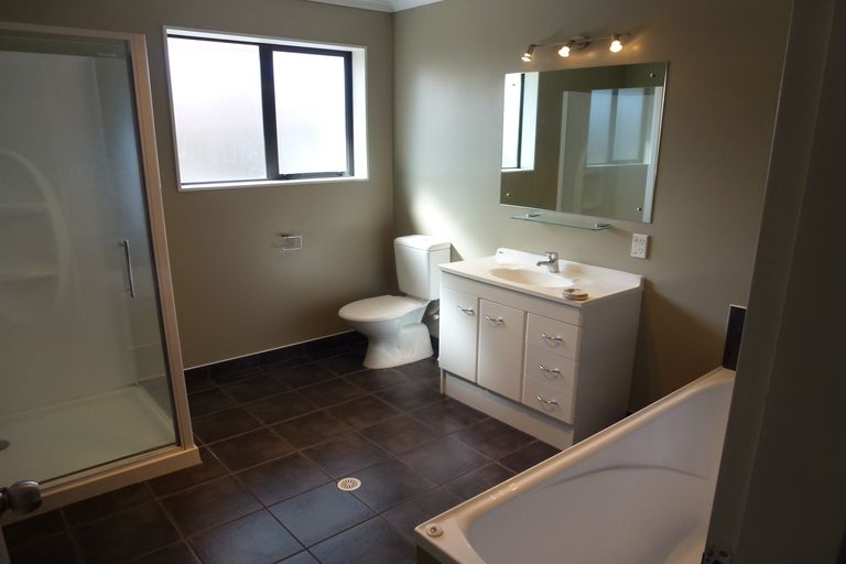 Photo of property in 20 Meridian Grove, Kelvin Grove, Palmerston North, 4414