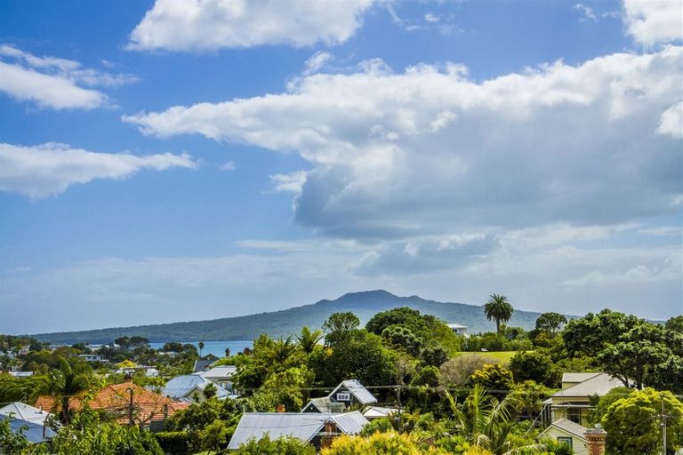 Photo of property in 7/14a Albert Road, Devonport, Auckland, 0624