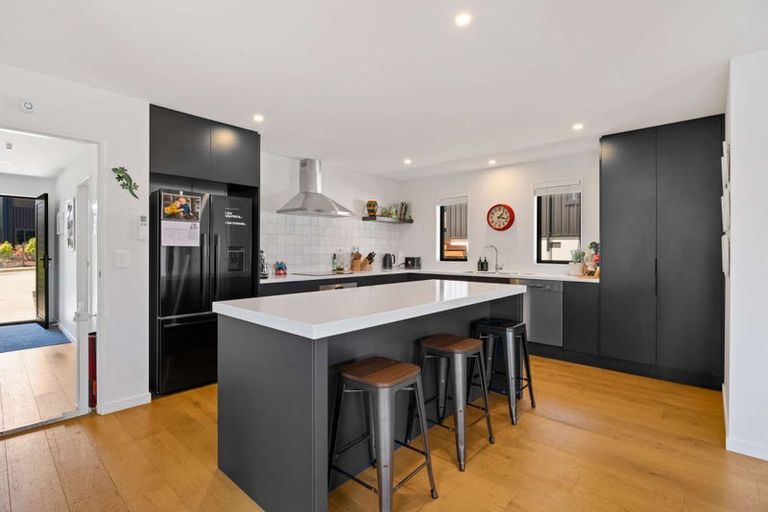 Photo of property in 16 Scurr Terrace, Wanaka, 9305