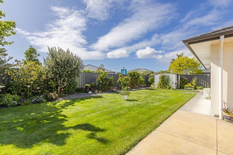 Photo of property in 76 Orotu Drive, Poraiti, Napier, 4112