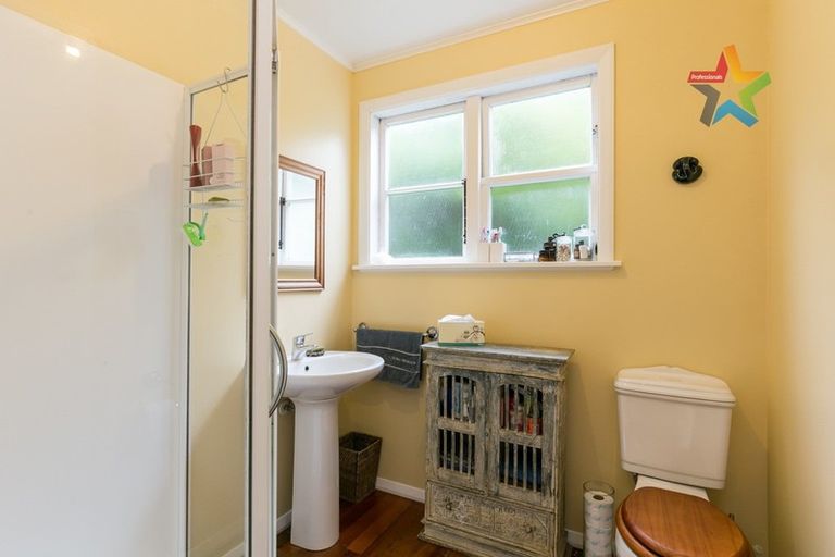 Photo of property in 48 Victory Avenue, Karori, Wellington, 6012