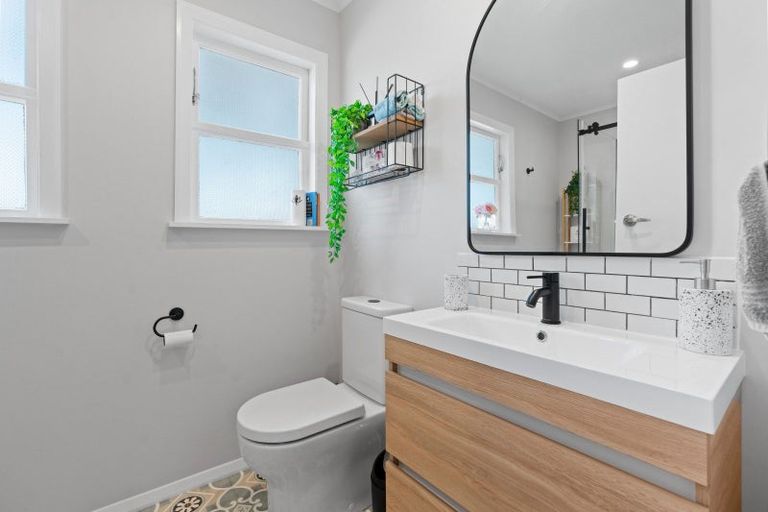 Photo of property in 9 Yule Grove, Greytown, 5712