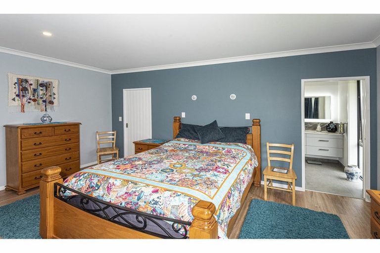 Photo of property in 21 Capstone Place, Te Kamo, Kamo, 0185