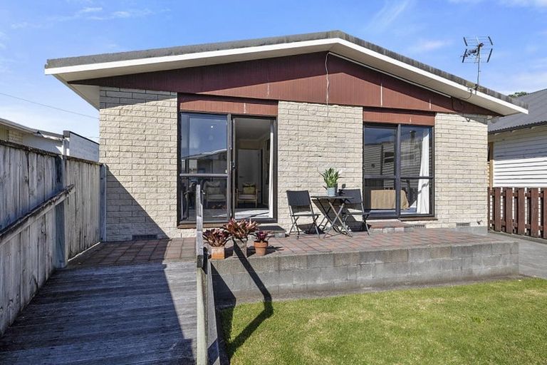 Photo of property in 19a Karamu Street, Strandon, New Plymouth, 4312