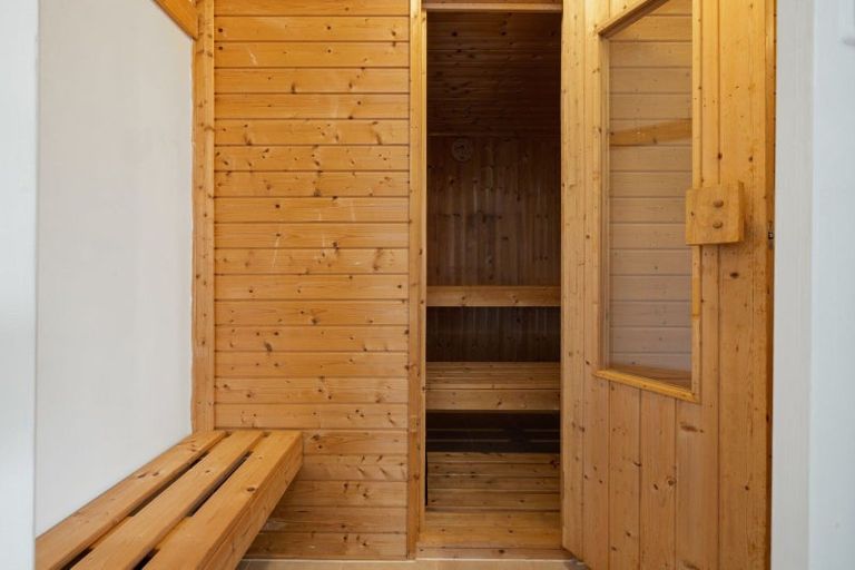 Photo of property in 150 Lake Crescent, Hamilton Lake, Hamilton, 3204