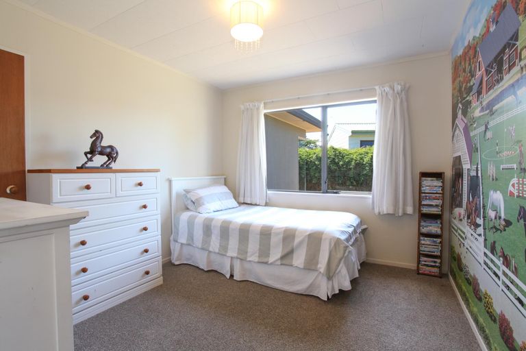Photo of property in 27 Ronald Court, Pukete, Hamilton, 3200