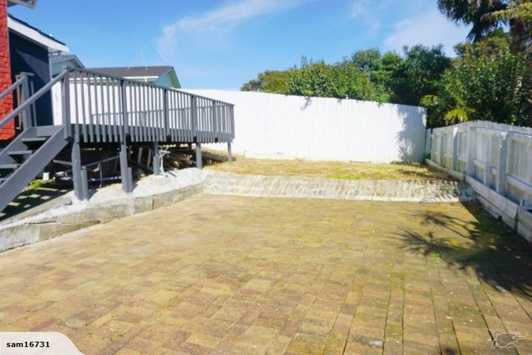 Photo of property in 38 Lanigan Street, Birkdale, Auckland, 0626