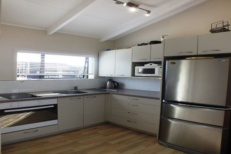 Photo of property in 3 Bellbird Place, Orewa, 0931