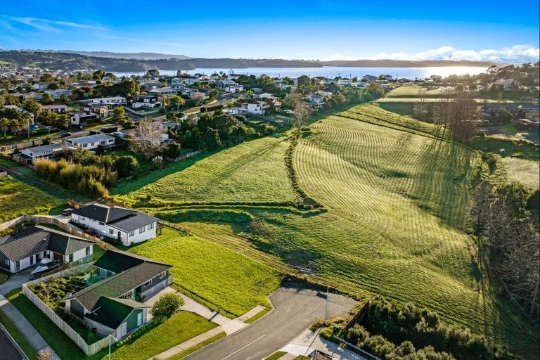 Photo of property in 3 Komarohi Road, Snells Beach, 0920