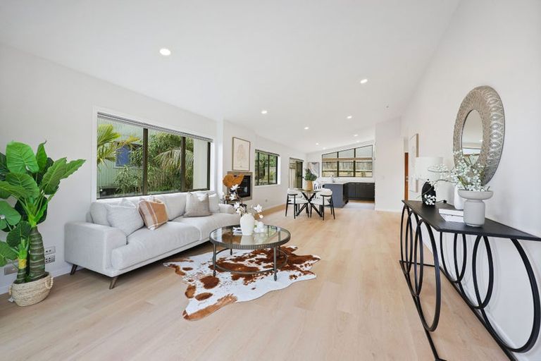 Photo of property in 40a Verran Road, Birkdale, Auckland, 0626