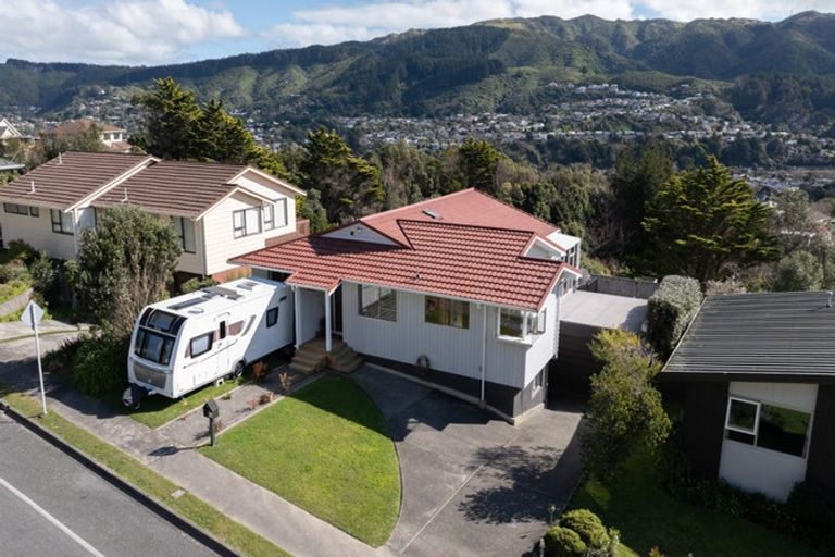 Photo of property in 36 Woodman Drive, Tawa, Wellington, 5028
