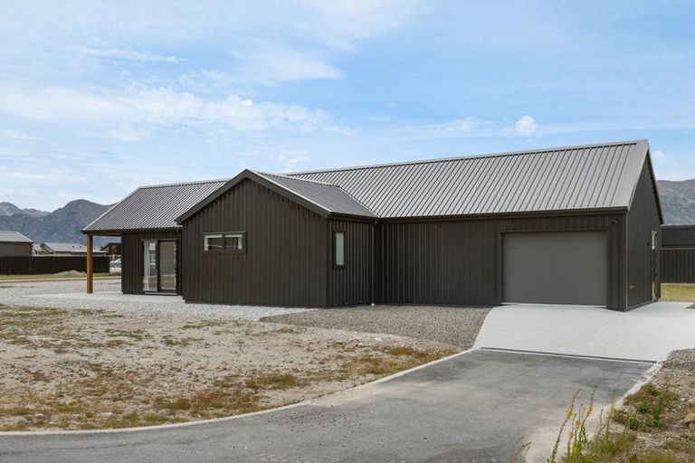 Photo of property in 159 Burdon Loop, Lake Hawea, 9382