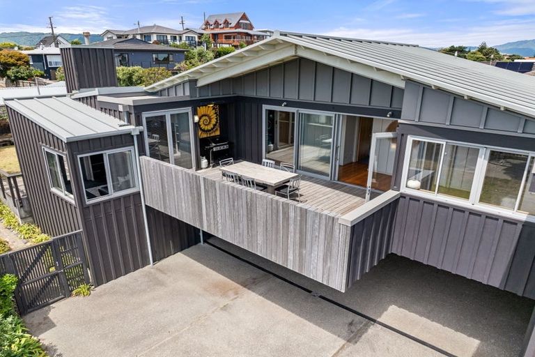 Photo of property in 88 Marine Parade, Paraparaumu Beach, Paraparaumu, 5032