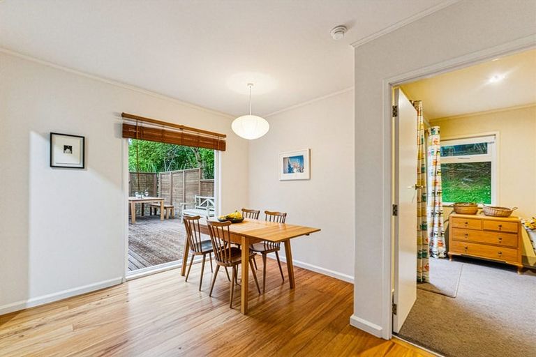 Photo of property in 261 Titirangi Road, Titirangi, Auckland, 0604