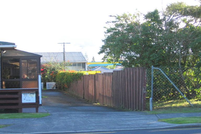 Photo of property in 2/184 Centreway Road, Orewa, 0931