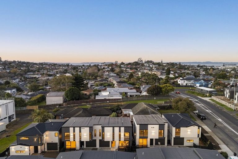 Photo of property in 125 Ridge Road, Howick, Auckland, 2014
