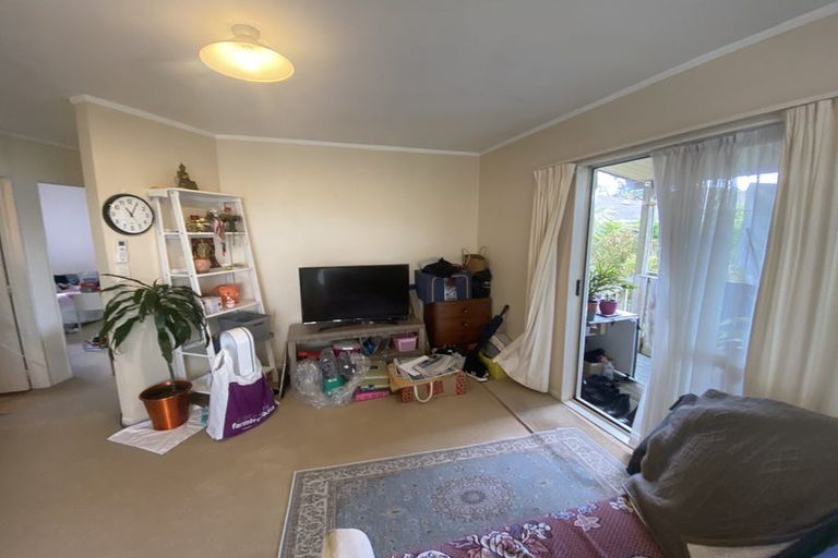Photo of property in 35 Rua Road, Glen Eden, Auckland, 0602
