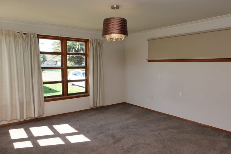 Photo of property in 20 Ngapotiki Street, Paraparaumu Beach, Paraparaumu, 5032