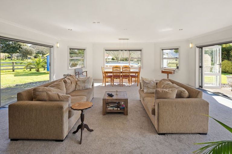 Photo of property in 10 Parker Road, Huntly, 3771