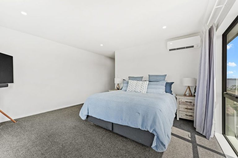 Photo of property in 36 Resolution Drive, Gulf Harbour, Whangaparaoa, 0930