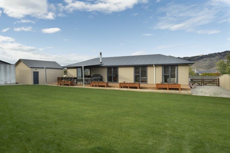 Photo of property in 21 Missy Crescent, Mount Pisa, Cromwell, 9383