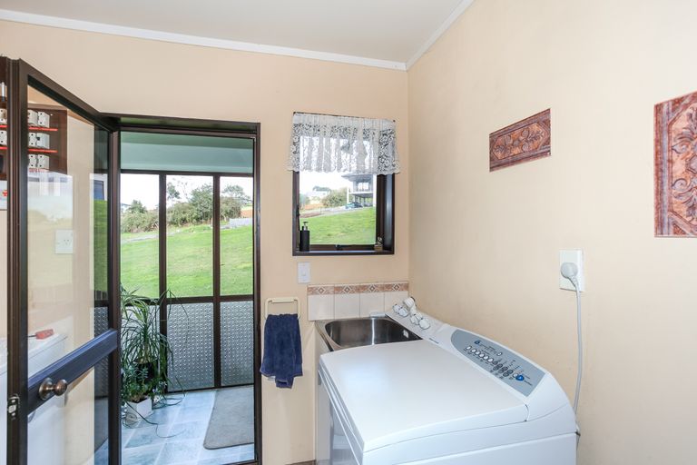 Photo of property in 6 Tremen Place, Pukekohe, 2120