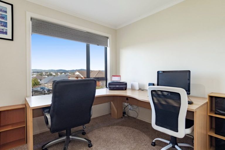 Photo of property in 11 Dumfries Place, Pyes Pa, Tauranga, 3112