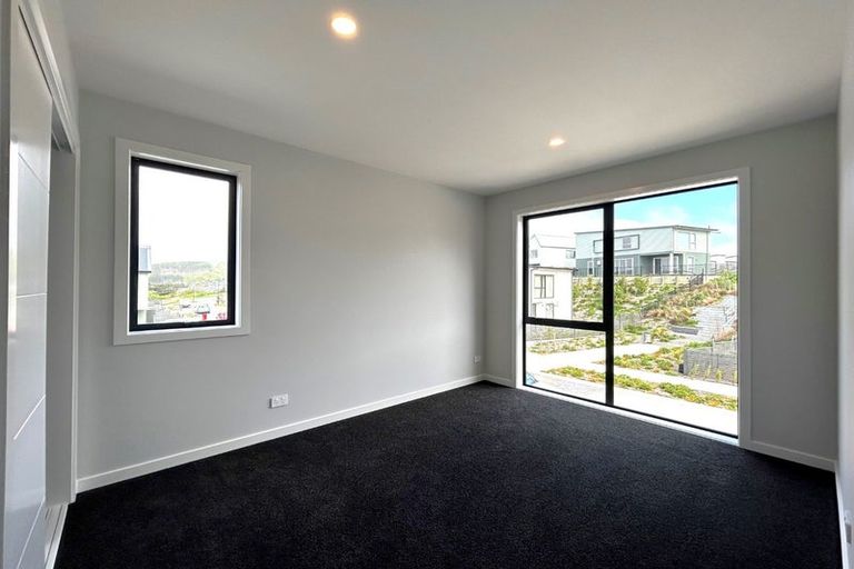 Photo of property in 28 Koreke Close, Kenepuru, Porirua, 5022