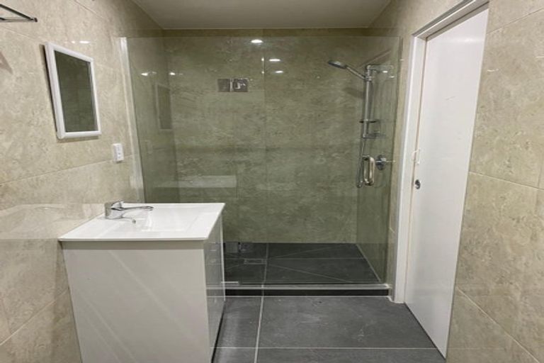 Photo of property in 15 Kiernan Place, Kelston, Auckland, 0602