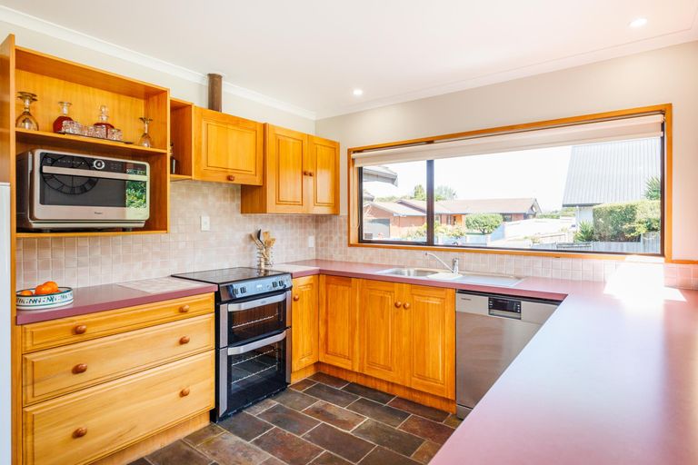 Photo of property in 15 Ashburn Lane, Awapuni, Palmerston North, 4412