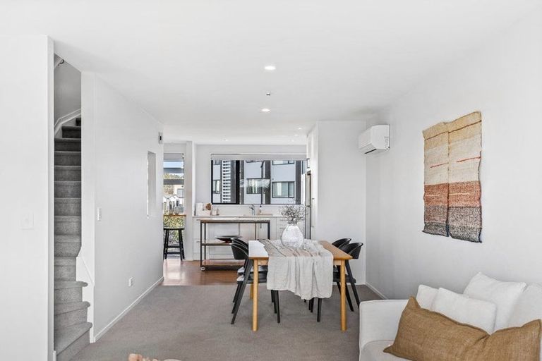 Photo of property in 18 Memorial Park Lane, Hobsonville, Auckland, 0618