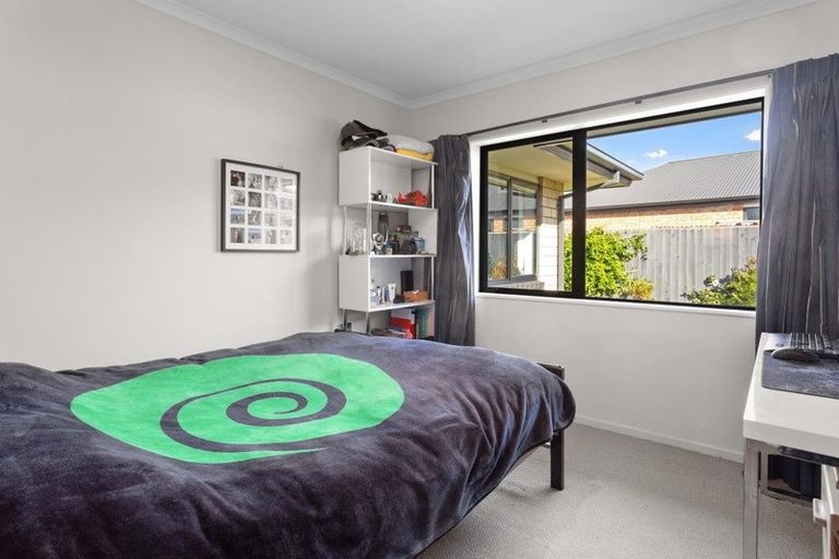 Photo of property in 16 Taunton Place, Rangiora, 7400