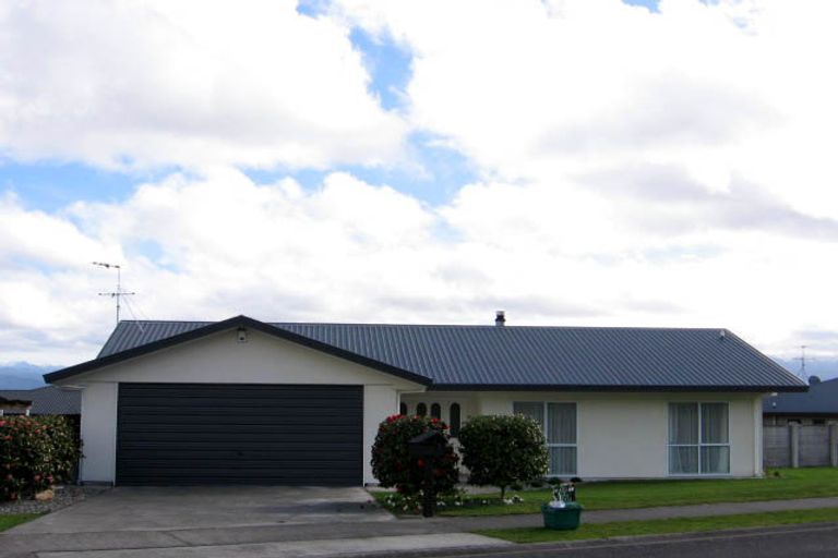 Photo of property in 1 Cody Crescent, Lansdowne, Masterton, 5810