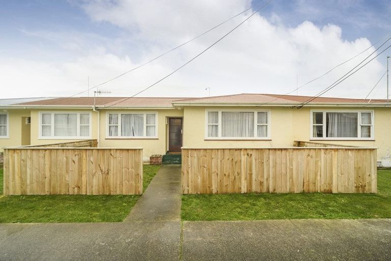 Photo of property in 2/343 Botanical Road, West End, Palmerston North, 4412
