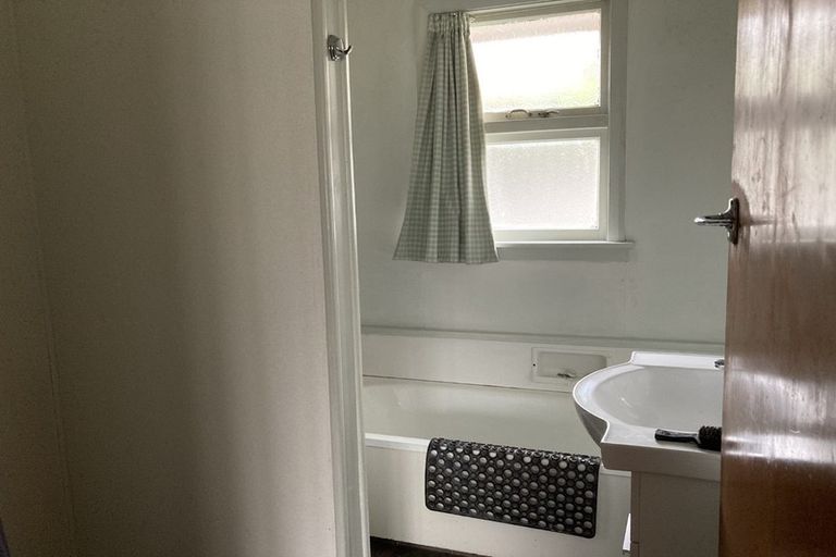 Photo of property in 3 Clifton Terrace, West End, Timaru, 7910