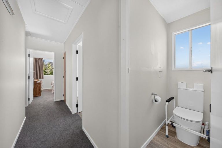 Photo of property in 1 Taverner Street, Carterton, 5713